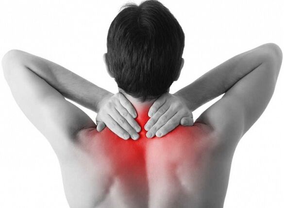 El dolor de cuello puede ser la causa de la osteocondrosis.