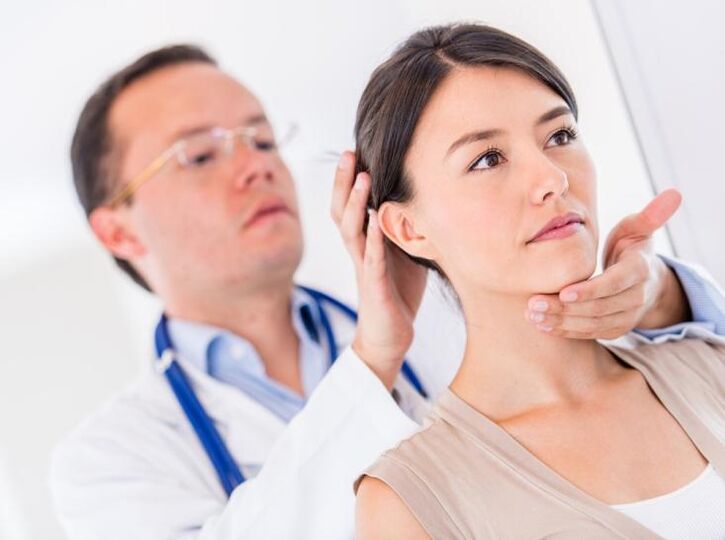 Tratamiento de la osteocondrosis por parte de un médico.